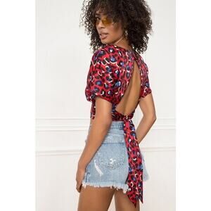 Superdown Camila Tie Back Crop Top Womens Size XS Red Leopard Puff Sleeve Blouse